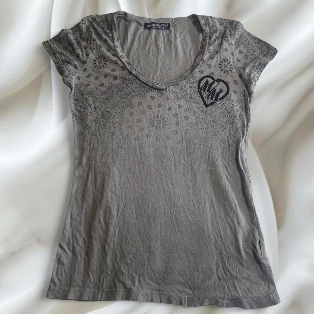 Metal Mulisha gray v-neck graphic top y2k vintage grunge skater